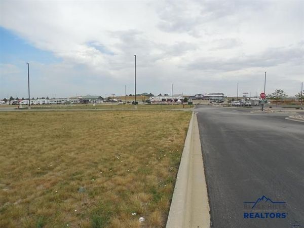 3241 E MALL DR, Rapid City, SD 57701