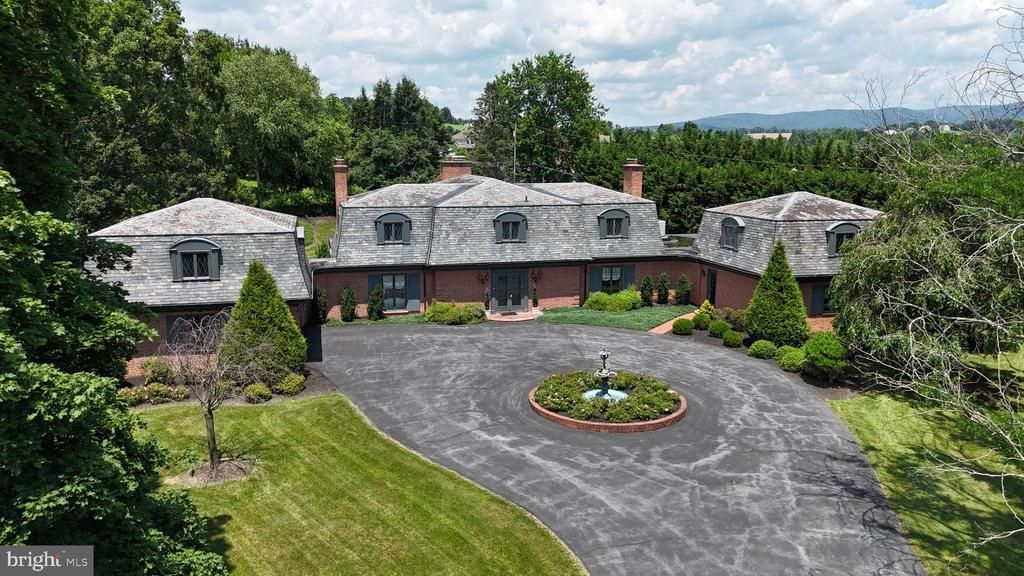 9383 OYER DRIVE, WAYNESBORO, PA 17268