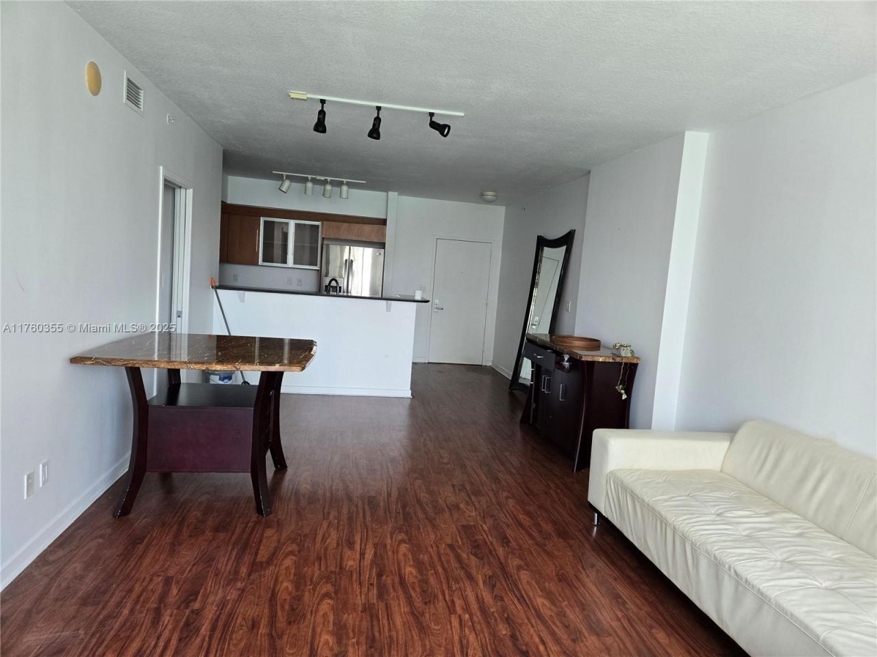 325 S Biscayne Blvd, Unit 415, Miami, FL 33131 Photo