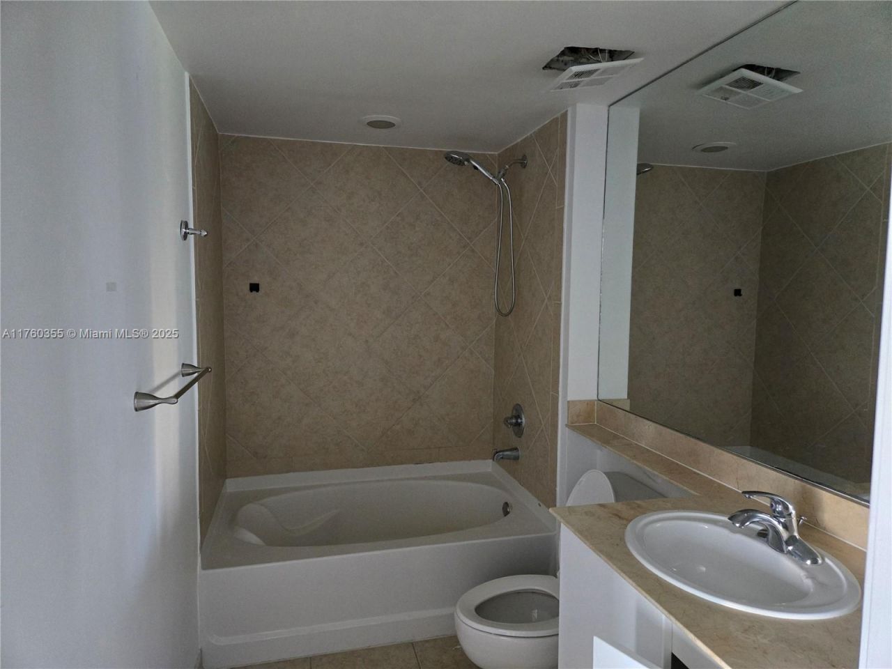 325 S Biscayne Blvd, Unit 415, Miami, FL 33131 Photo