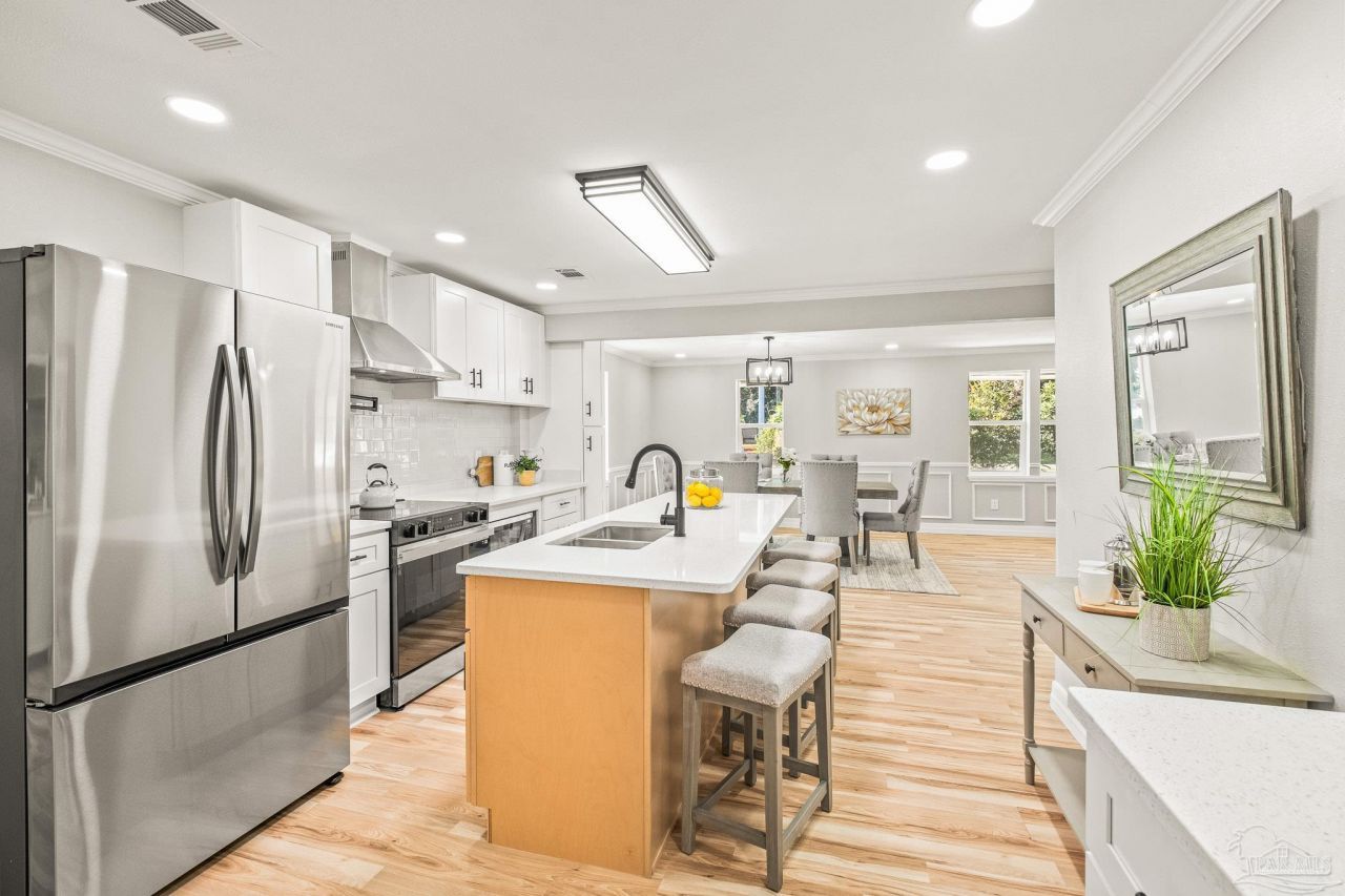 216 W 9 1/2 Mile Rd, Pensacola, FL 32514 Main Photo