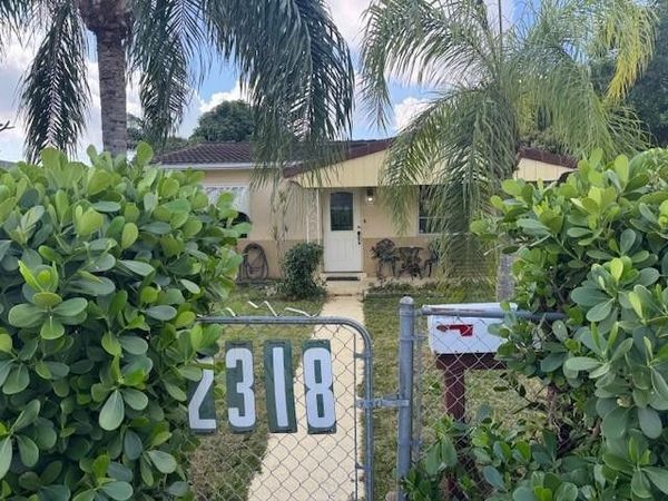 2318 Coolidge Street, Hollywood, FL 33020