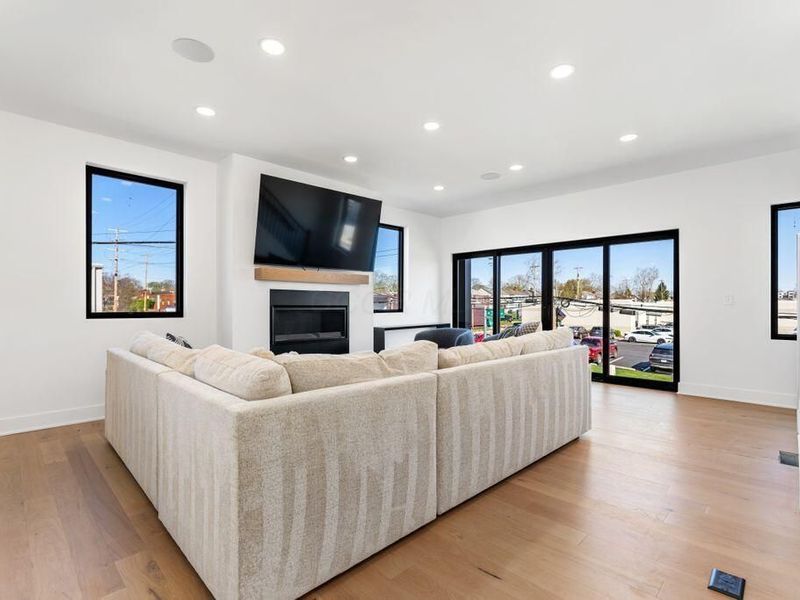 1095 W 3rd Avenue, Columbus, OH 43212 Photo 12