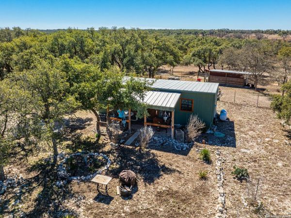 970 KC 476, Harper, TX 78631