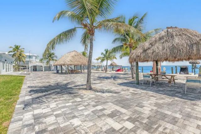 10877 Overseas Highway, Unit 7, Marathon, FL 33050 Photo