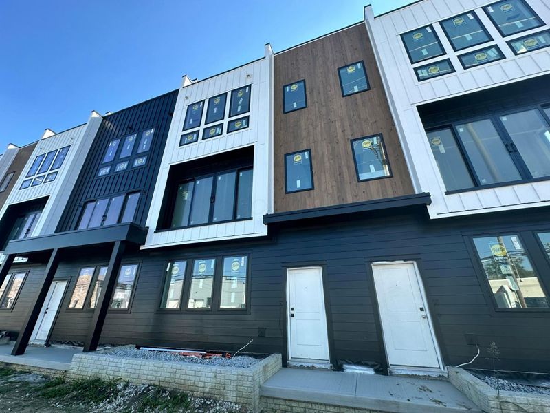 1093 W 3rd Avenue, Columbus, OH 43212 Photo 2