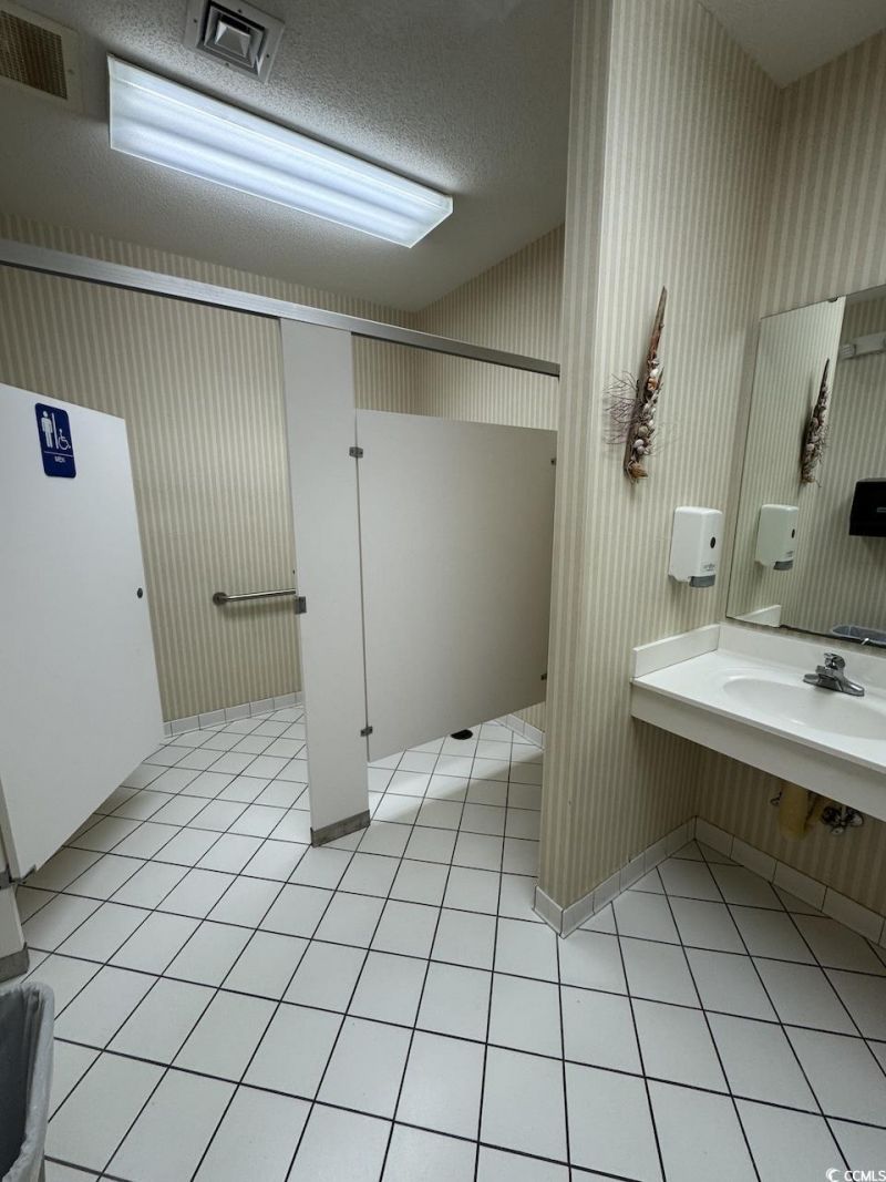 4589 Oleander Dr. Photo 14