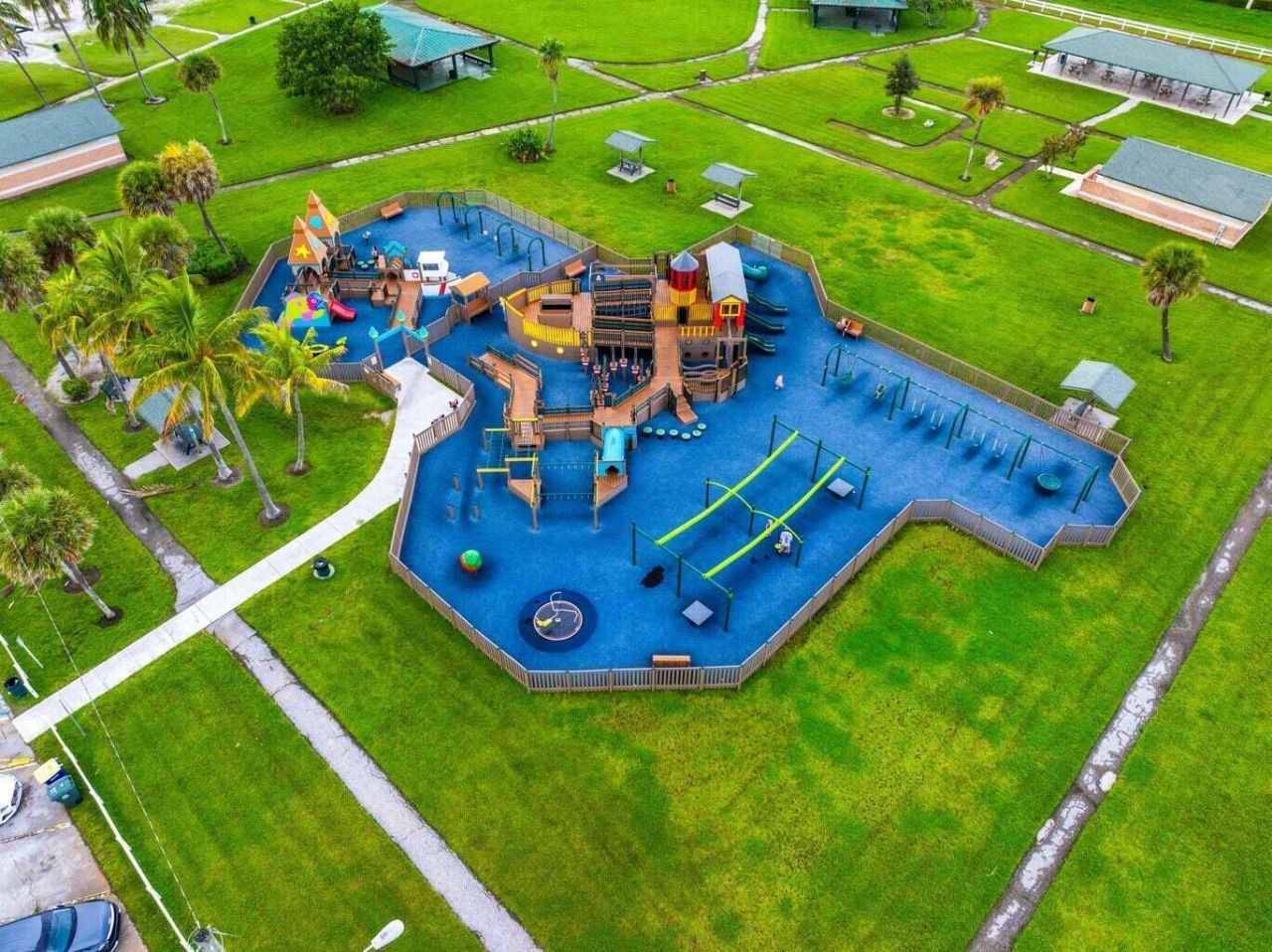 311 Granada Street, Fort Pierce, FL 34949 Photo