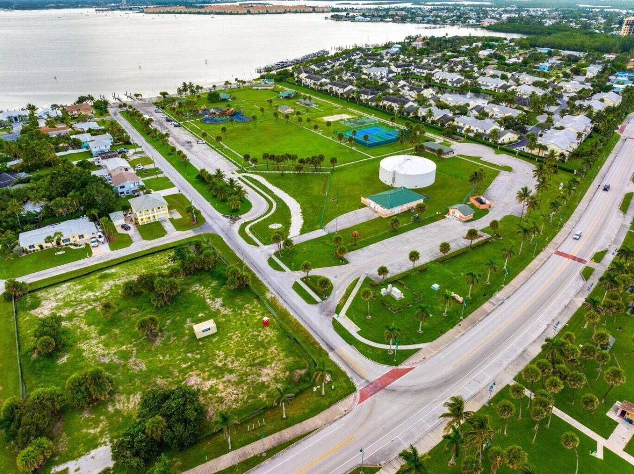 311 Granada Street, Fort Pierce, FL 34949 Photo