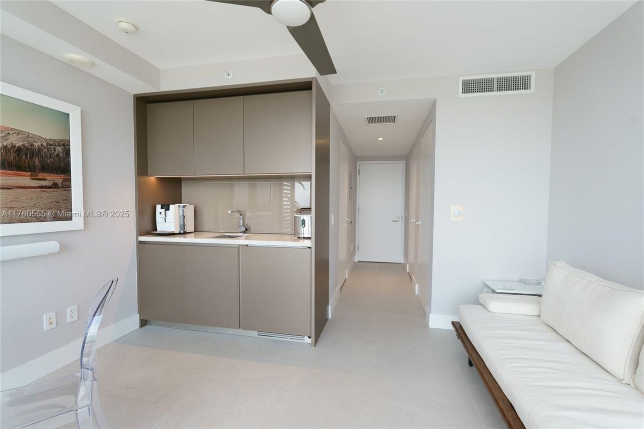 18975 Collins Ave, Unit Cabana 27, Sunny Isles Beach, FL 33160 Photo