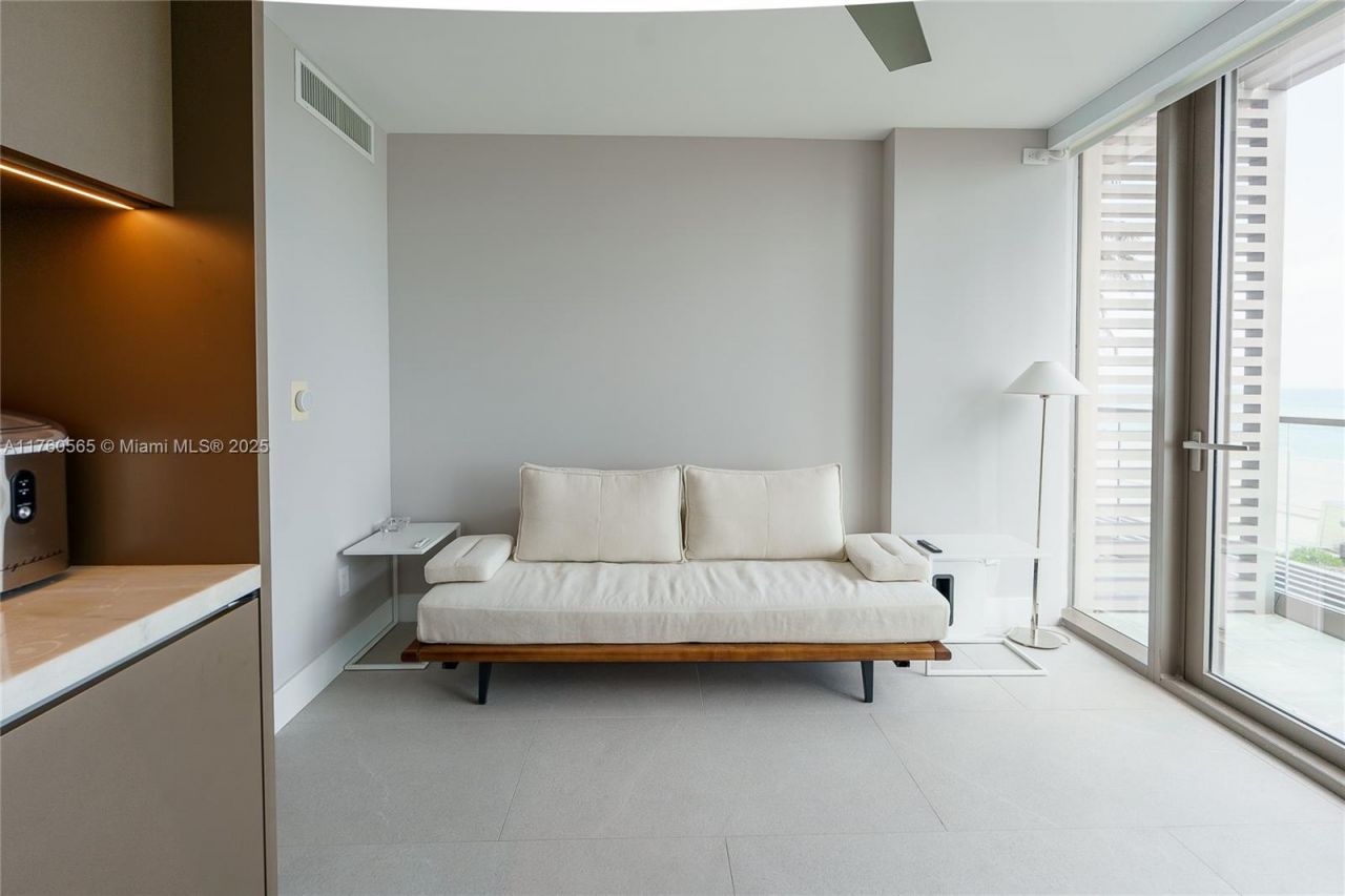 18975 Collins Ave, Unit Cabana 27, Sunny Isles Beach, FL 33160 Photo