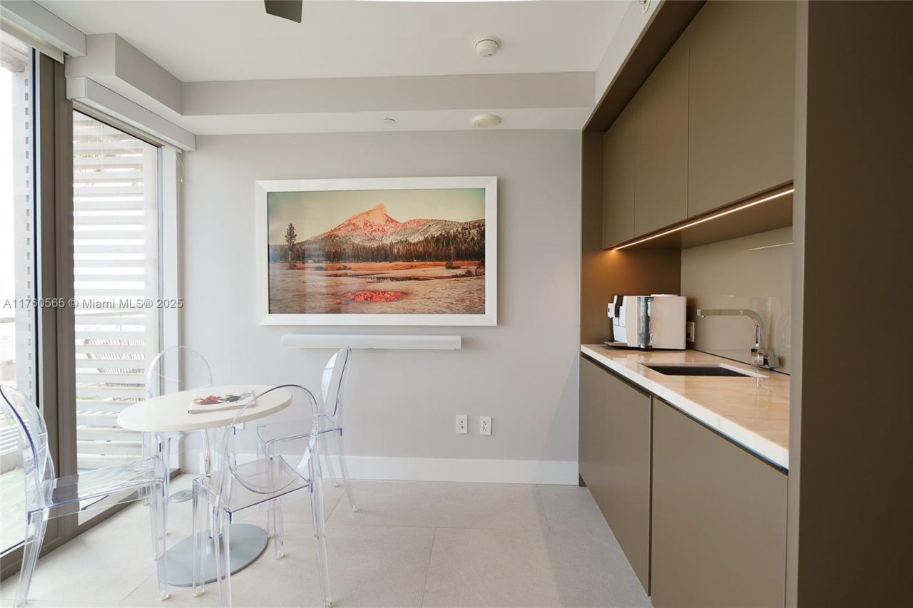 18975 Collins Ave, Unit Cabana 27, Sunny Isles Beach, FL 33160 Photo