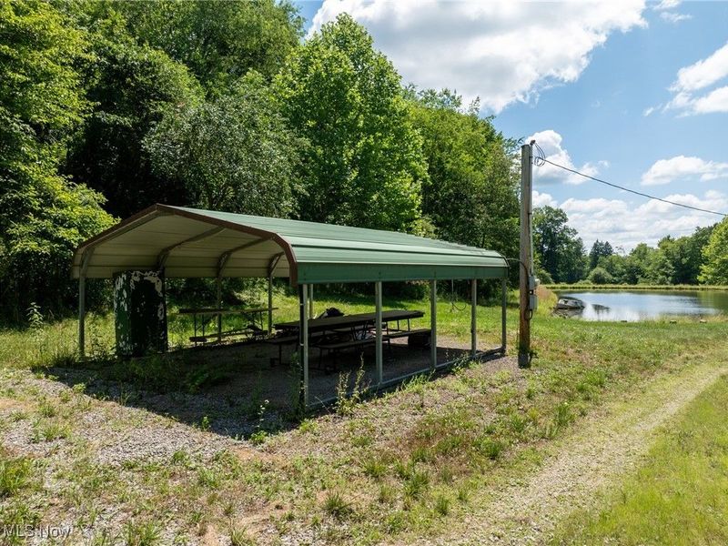 5659 Steubenville Road SE, Amsterdam, OH 43903 Photo 1