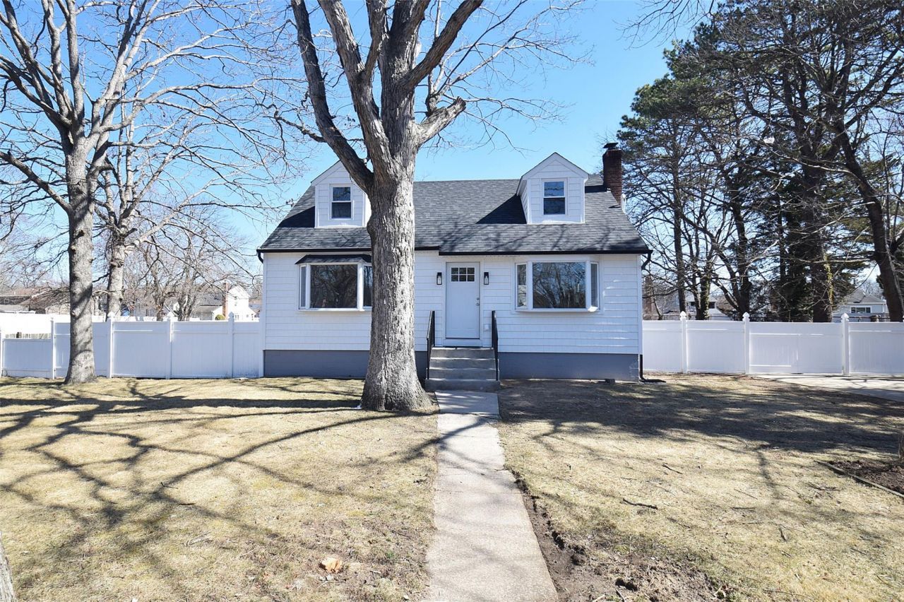 1347 Ferndale Boulevard, Central Islip, NY 11722 Main Photo