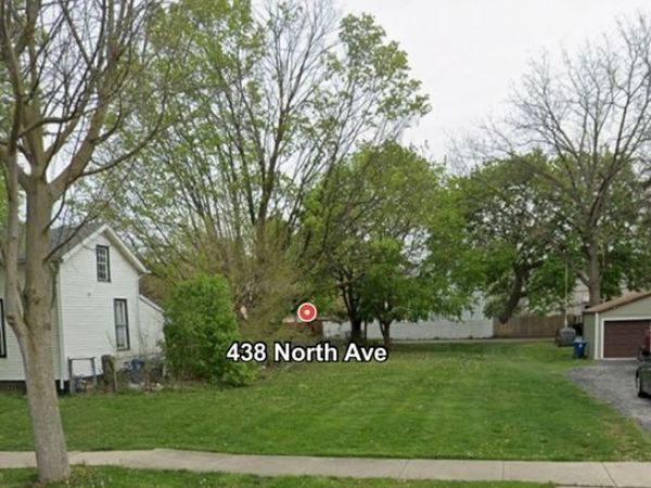 438 North Avenue, Aurora, IL 60505