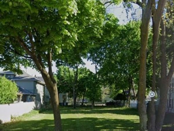 574 E Galena Boulevard, Aurora, IL 60505