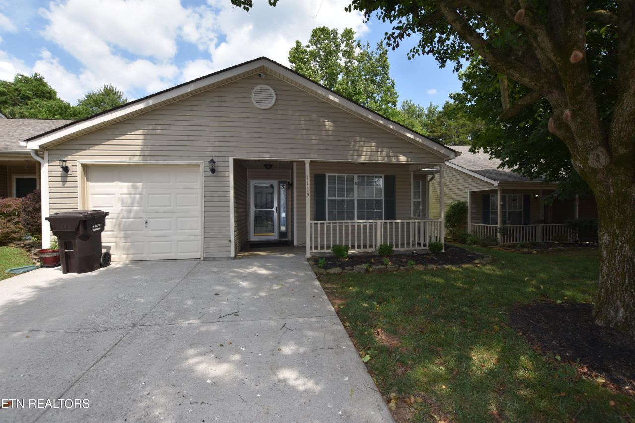 1114 Firethorne Way, Knoxville, TN 37923 Main Photo