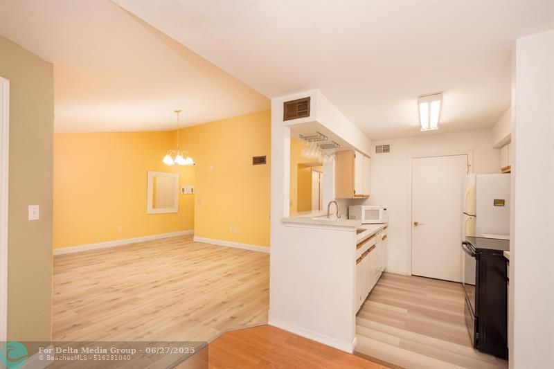 2440 NW 33rd St, Unit 1808, Oakland Park, FL 33309 Photo