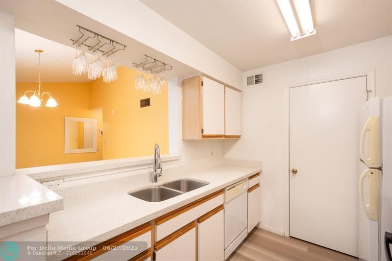 2440 NW 33rd St, Unit 1808, Oakland Park, FL 33309 Photo