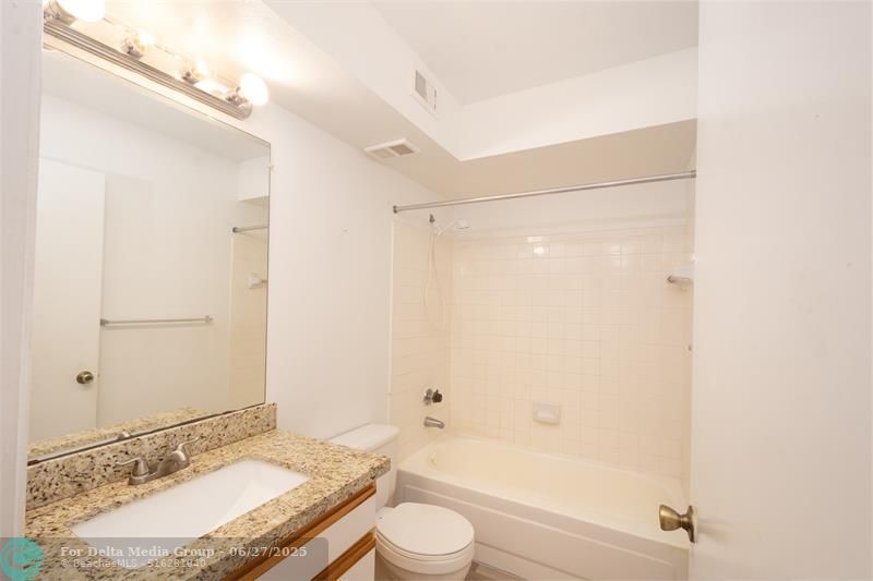 2440 NW 33rd St, Unit 1808, Oakland Park, FL 33309 Photo