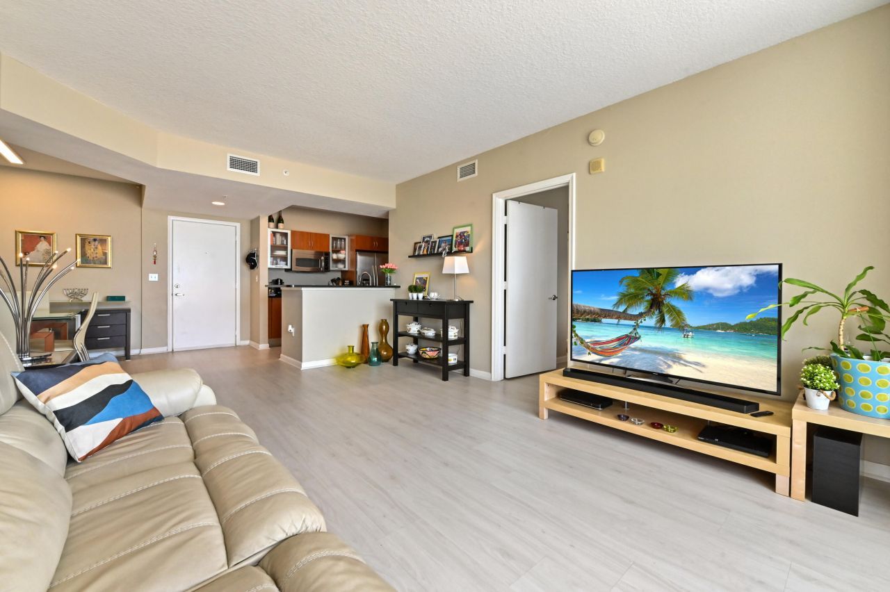 18800 NE 29th Avenue, Unit 816, Aventura, FL 33180 Photo