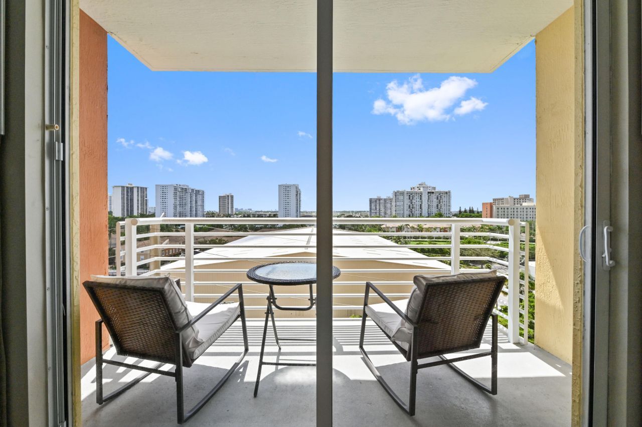 18800 NE 29th Avenue, Unit 816, Aventura, FL 33180 Photo