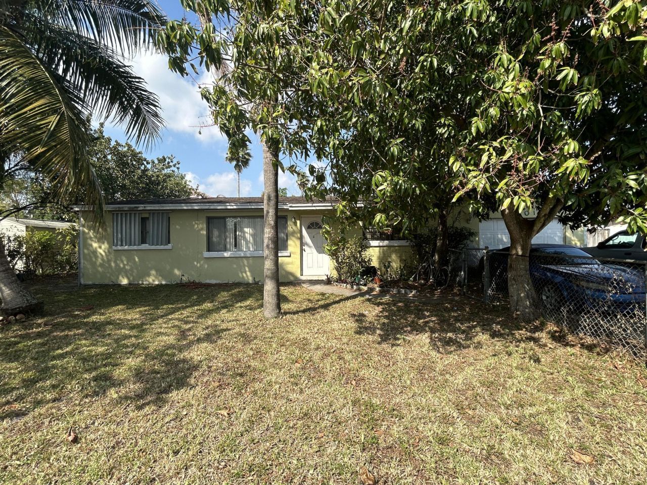 2201 W Carol Circle, West Palm Beach, FL 33415 Photo