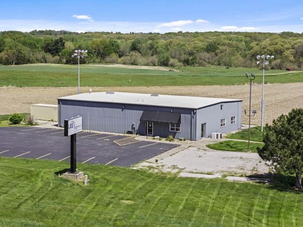 3901 IA-38, Muscatine, IA 52761