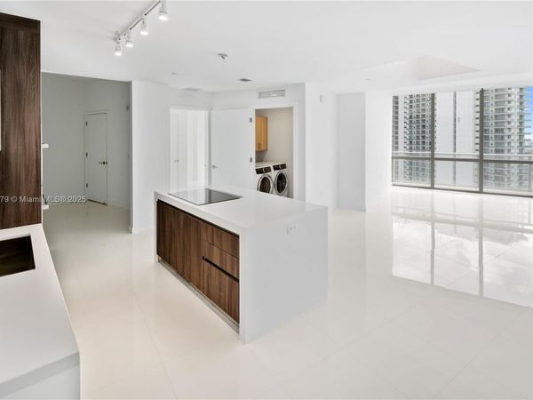 851 NE 1st Ave, Unit 4203, Miami, FL 33132