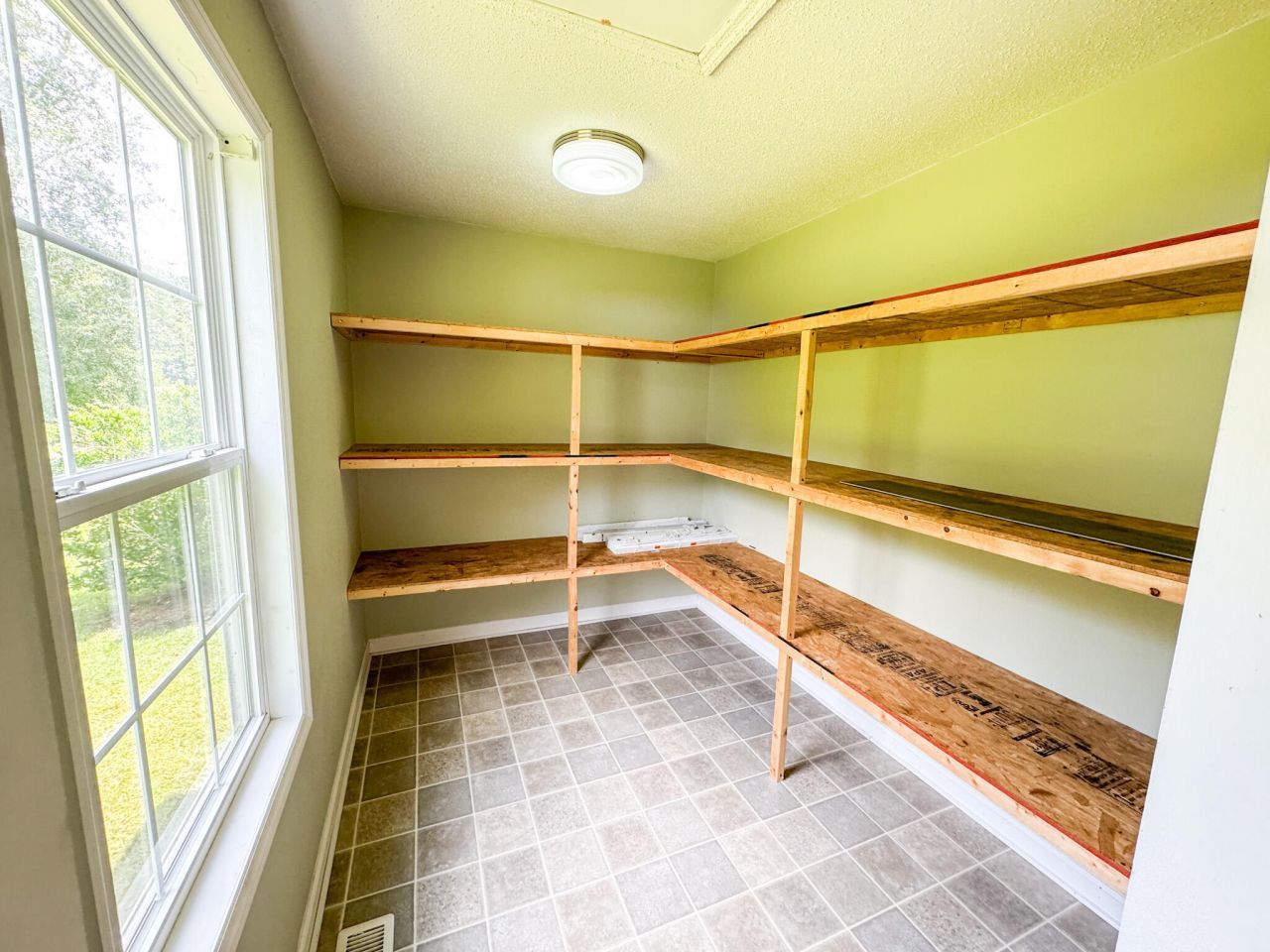 60 Caboose Court Photo 8