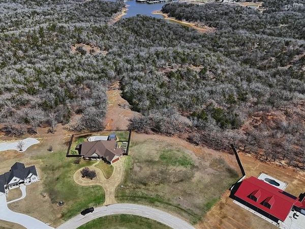 144 Texoma Bluffs Circle, Gordonville, TX 76245