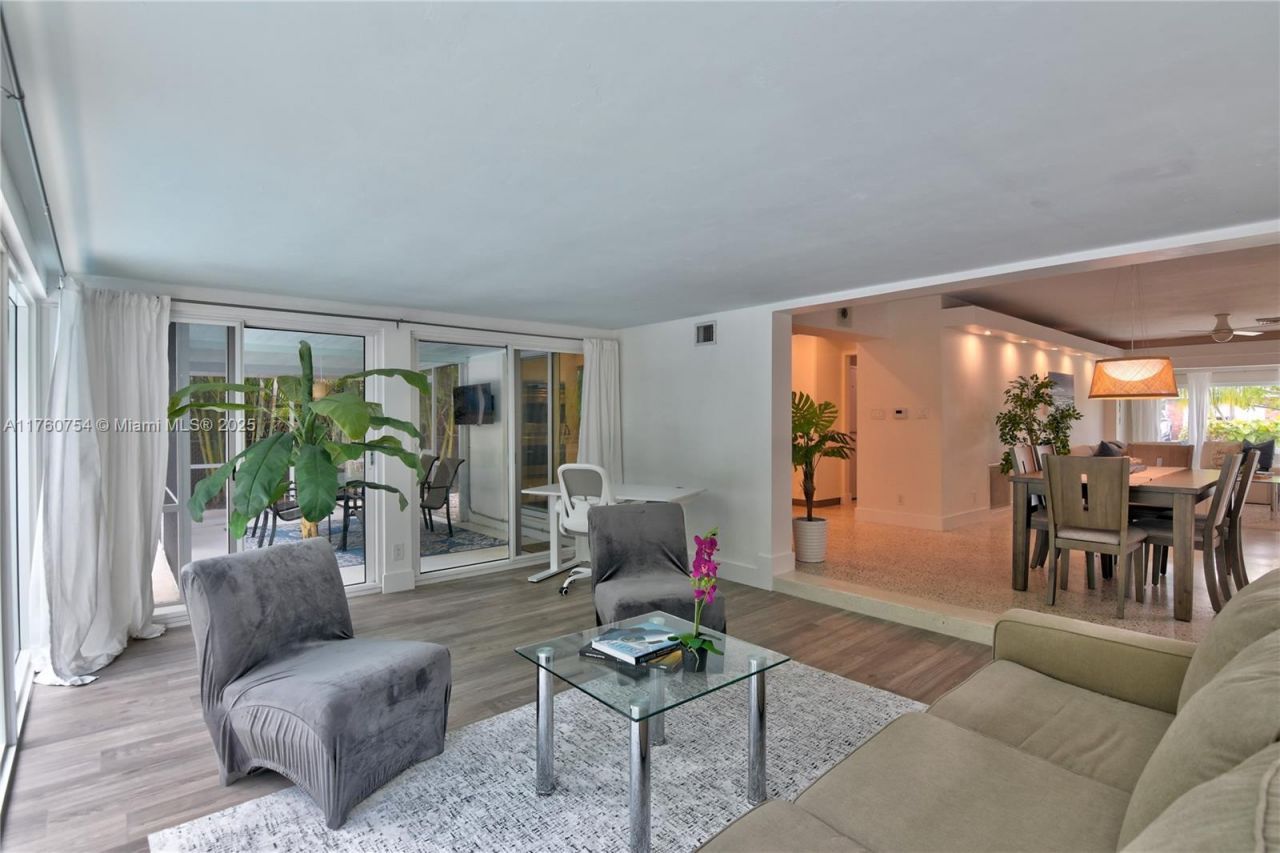 262 Bombay Ave, Lauderdale by the Sea, FL 33308 Photo