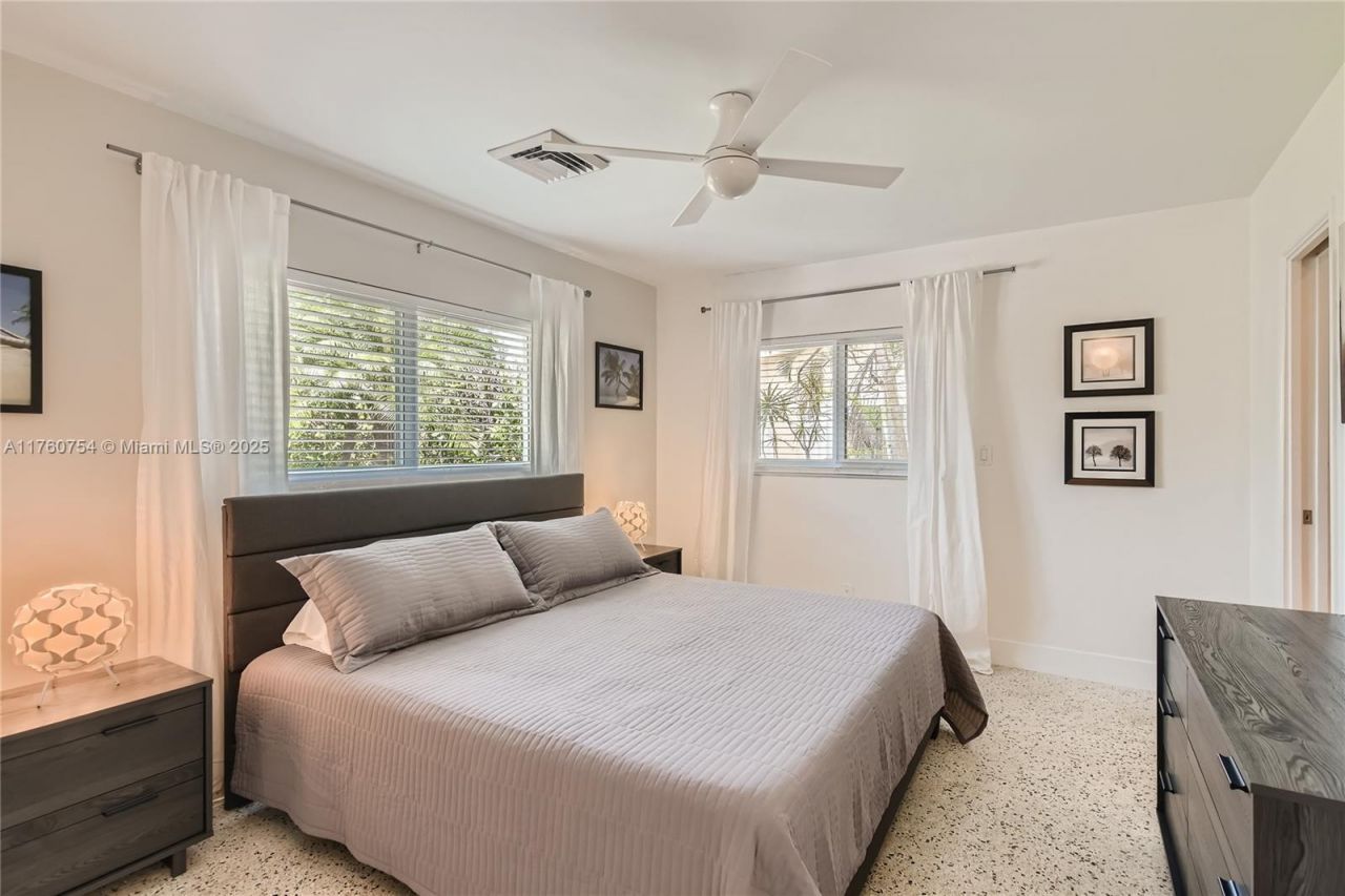 262 Bombay Ave, Lauderdale by the Sea, FL 33308 Photo