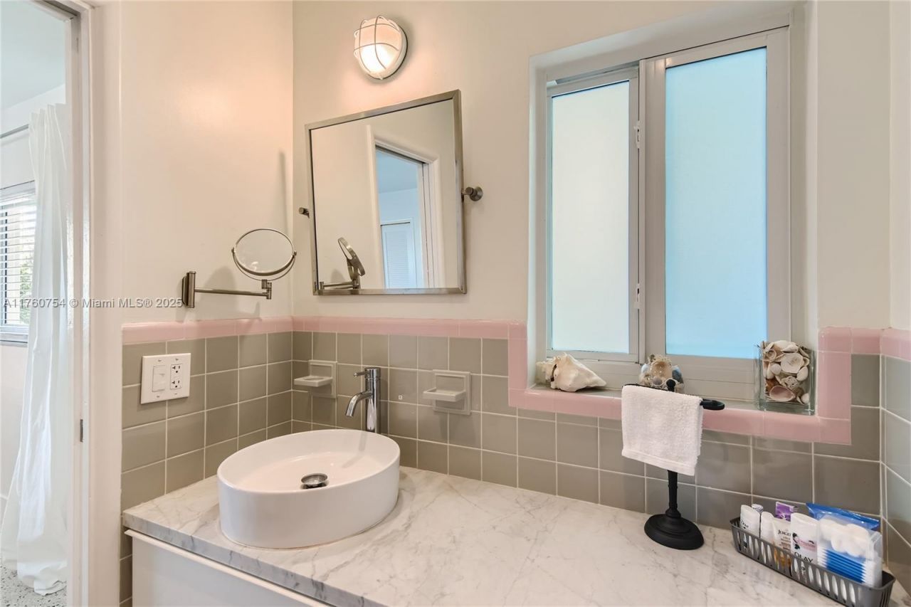 262 Bombay Ave, Lauderdale by the Sea, FL 33308 Photo