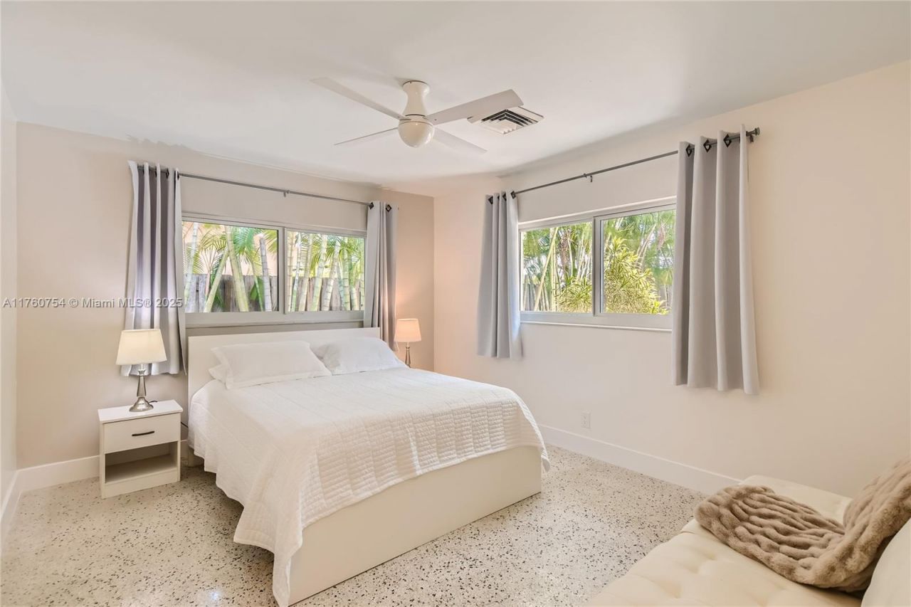 262 Bombay Ave, Lauderdale by the Sea, FL 33308 Photo