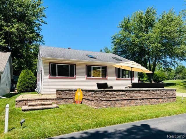 5935 Tower Drive, Woodstock Township, MI 49253 Main Photo