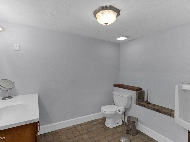 7000 Alliance Road NW, Malvern, OH 44644 Photo 20