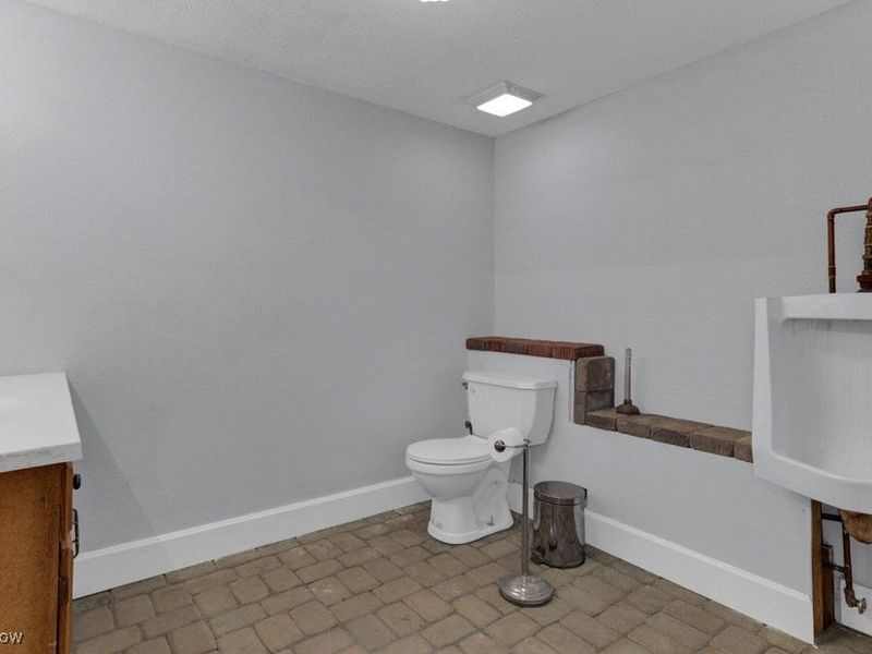 7000 Alliance Road NW, Malvern, OH 44644 Photo 21