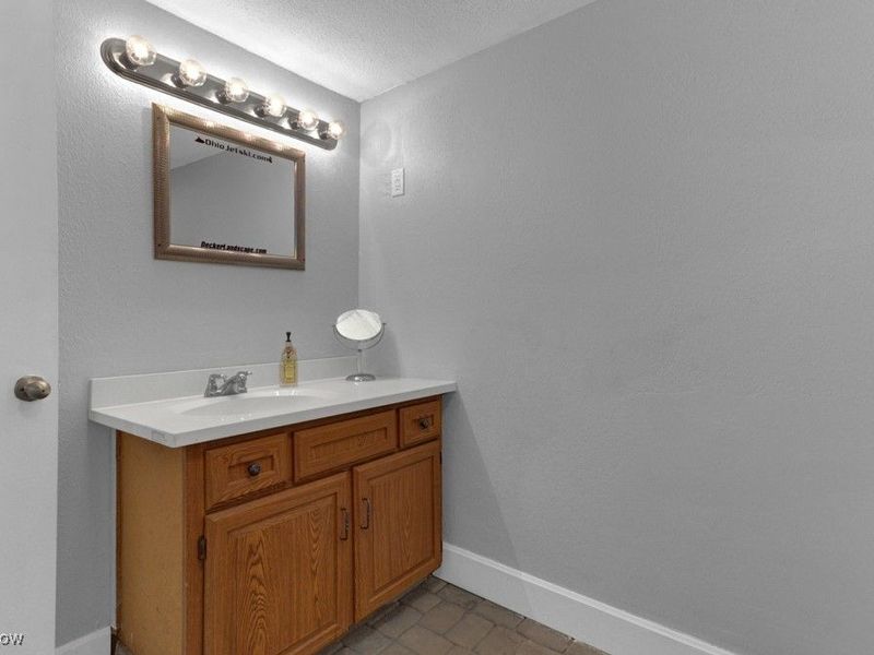 7000 Alliance Road NW, Malvern, OH 44644 Photo 23