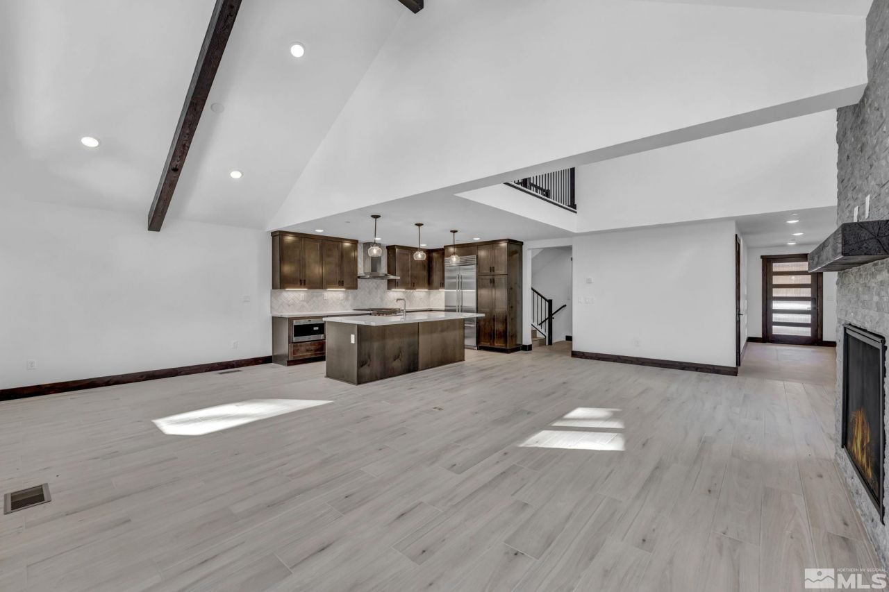 146 Sierra Colina Drive, Unit 34, Stateline, NV 89449 Photo