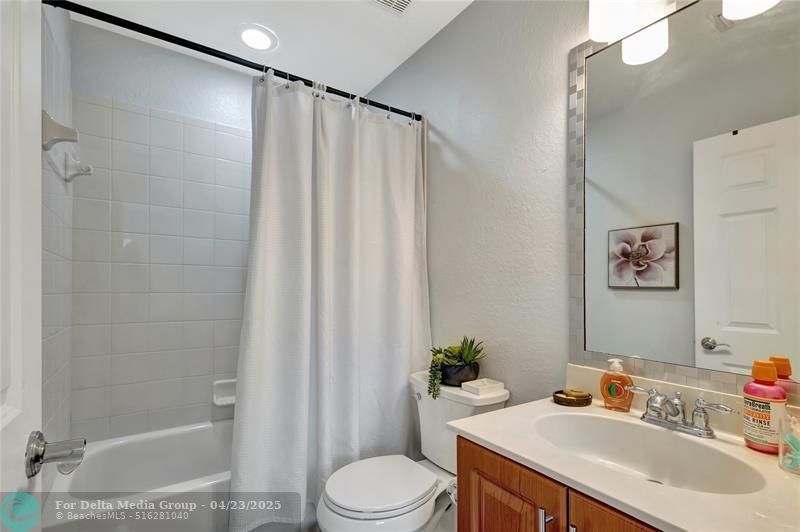 2037 Nassau Dr, Unit 2037, Riviera Beach, FL 33404 Photo