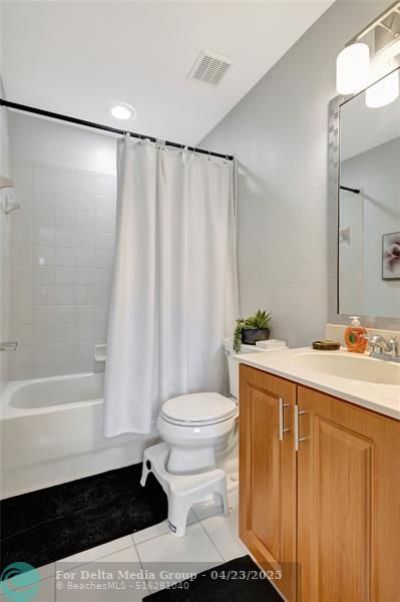 2037 Nassau Dr, Unit 2037, Riviera Beach, FL 33404 Photo