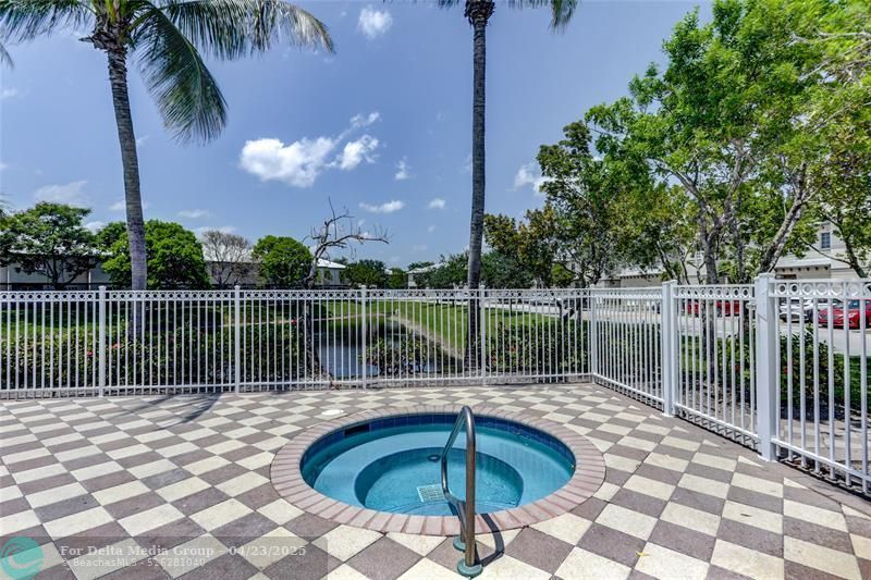 2037 Nassau Dr, Unit 2037, Riviera Beach, FL 33404 Photo