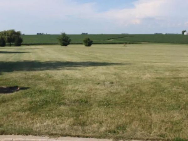 906 MOSER Court, Roanoke, IL 61561