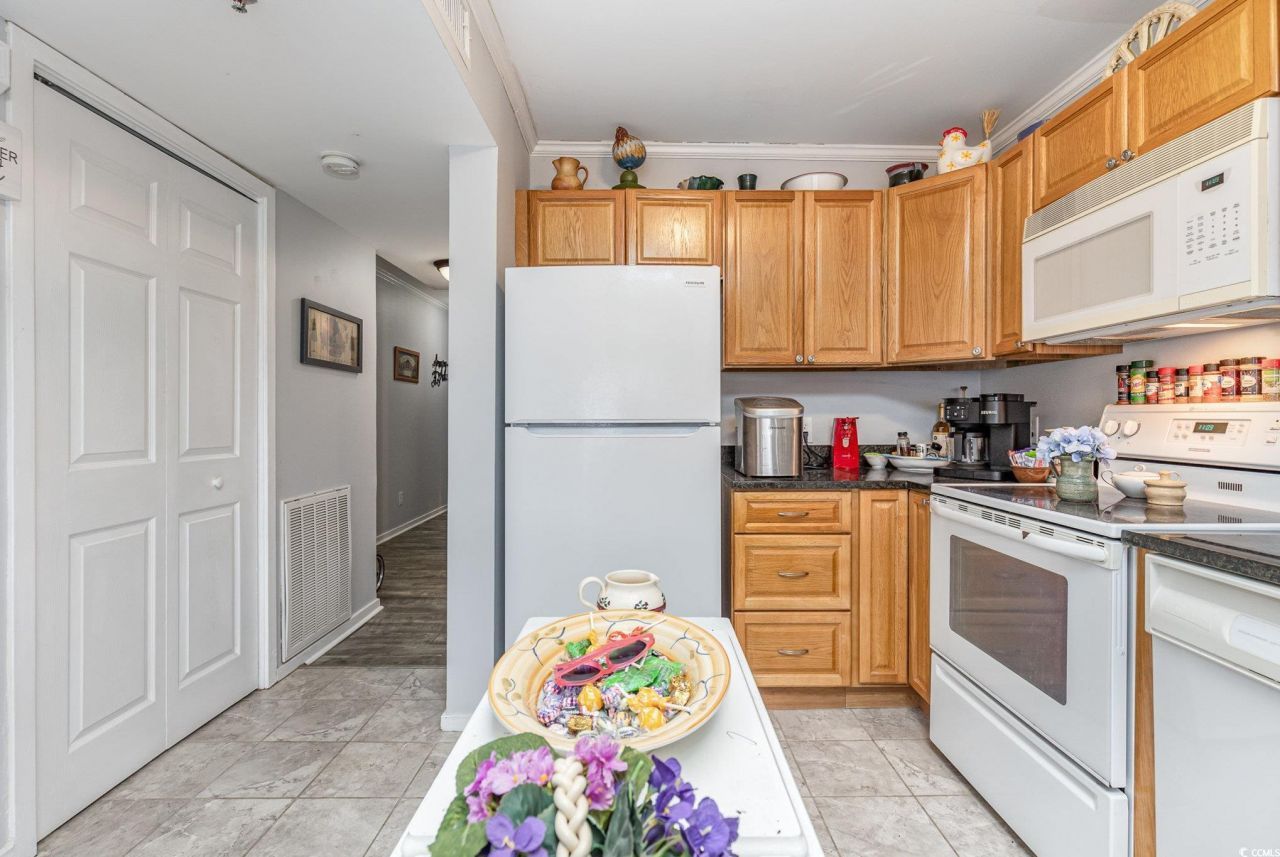 4350 Intercoastal Dr. Photo 9