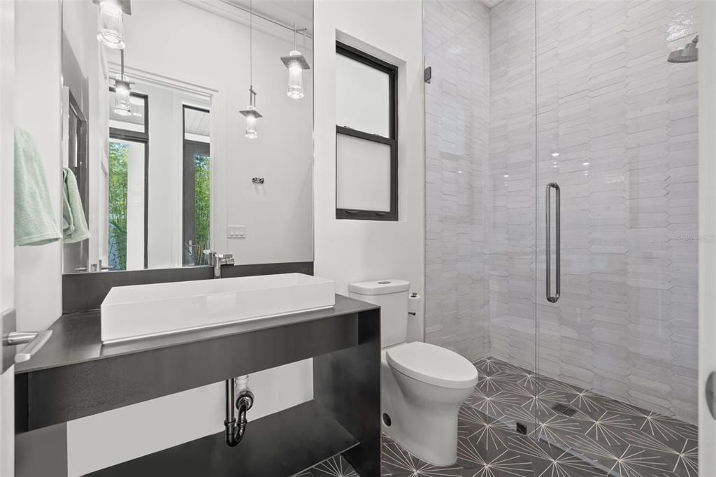 103 5th Avenue N, Saint Petersburg, FL 33701 Photo