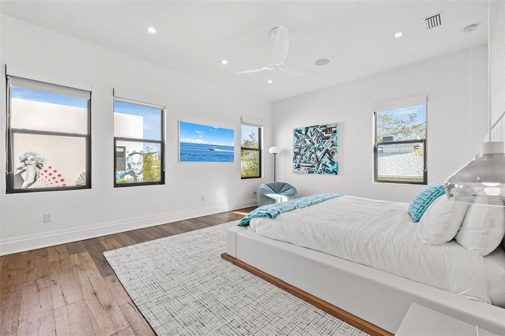 103 5th Avenue N, Saint Petersburg, FL 33701 Photo