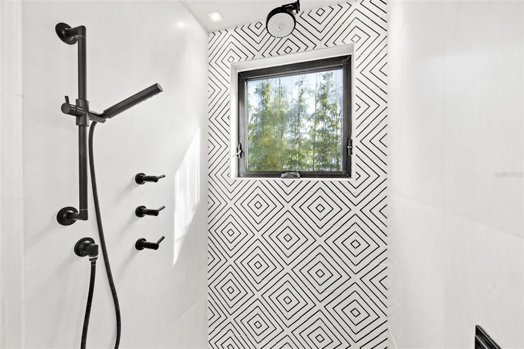 103 5th Avenue N, Saint Petersburg, FL 33701 Photo