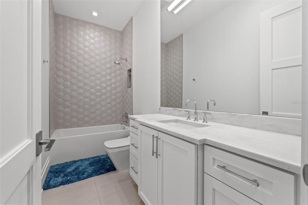 103 5th Avenue N, Saint Petersburg, FL 33701 Photo