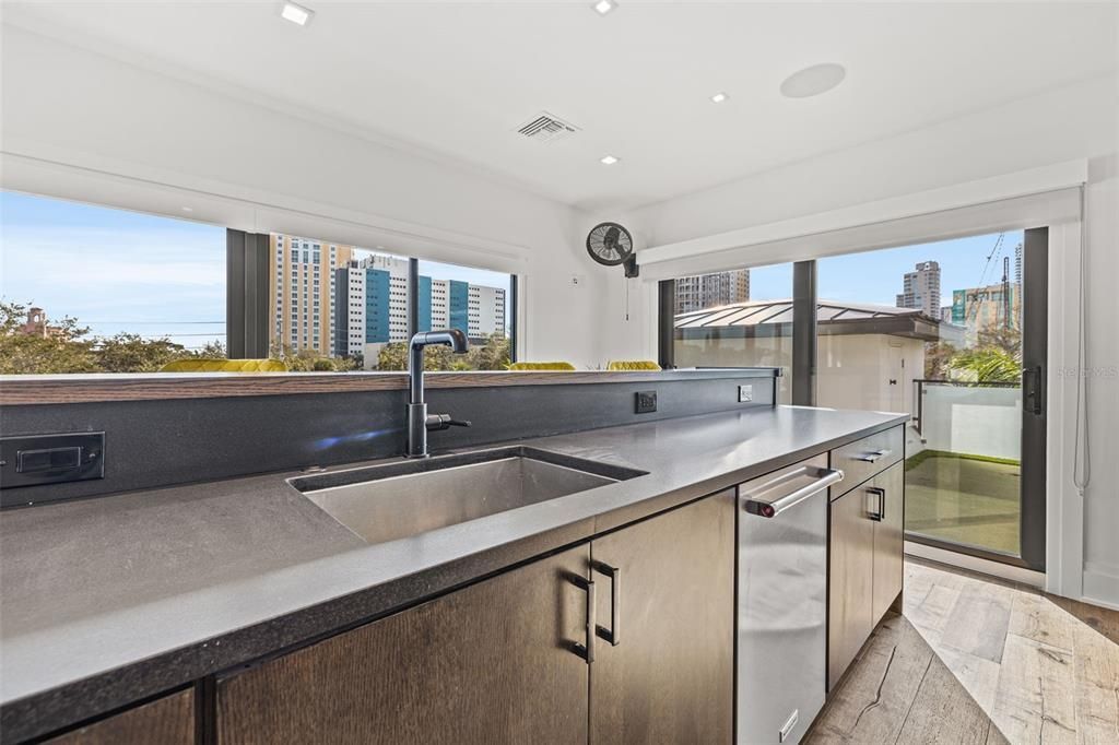 103 5th Avenue N, Saint Petersburg, FL 33701 Photo